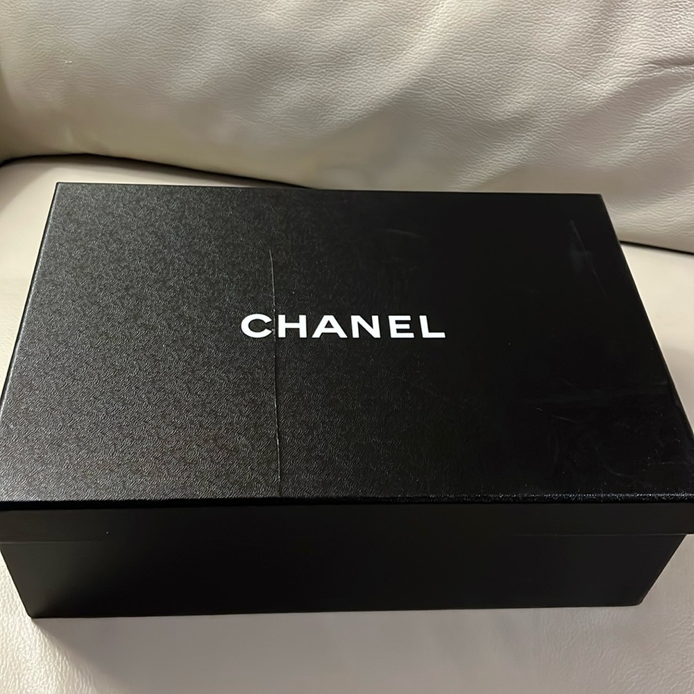 Chanel shoe box
